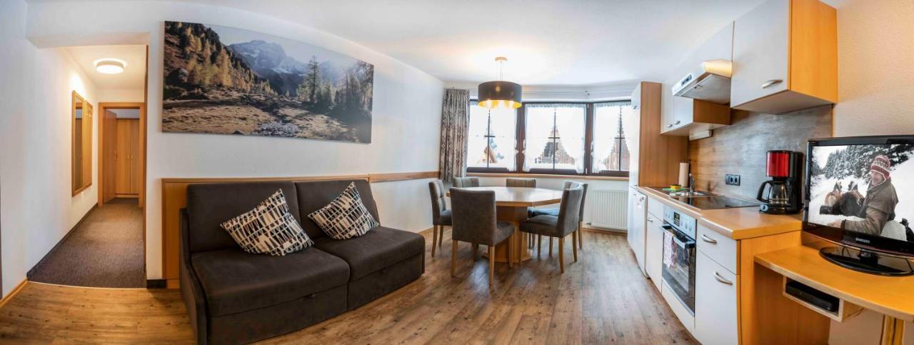 Hotel Almhof-Reithof Pitztal Sankt Leonhard im Pitztal Exterior foto