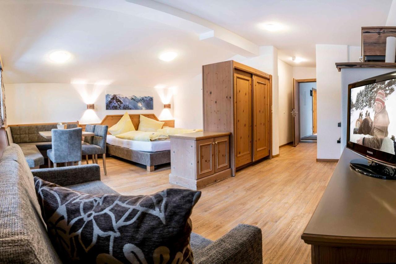 Hotel Almhof-Reithof Pitztal Sankt Leonhard im Pitztal Exterior foto