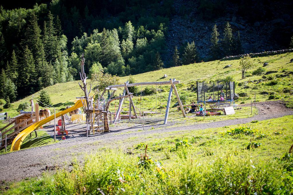 Hotel Almhof-Reithof Pitztal Sankt Leonhard im Pitztal Exterior foto